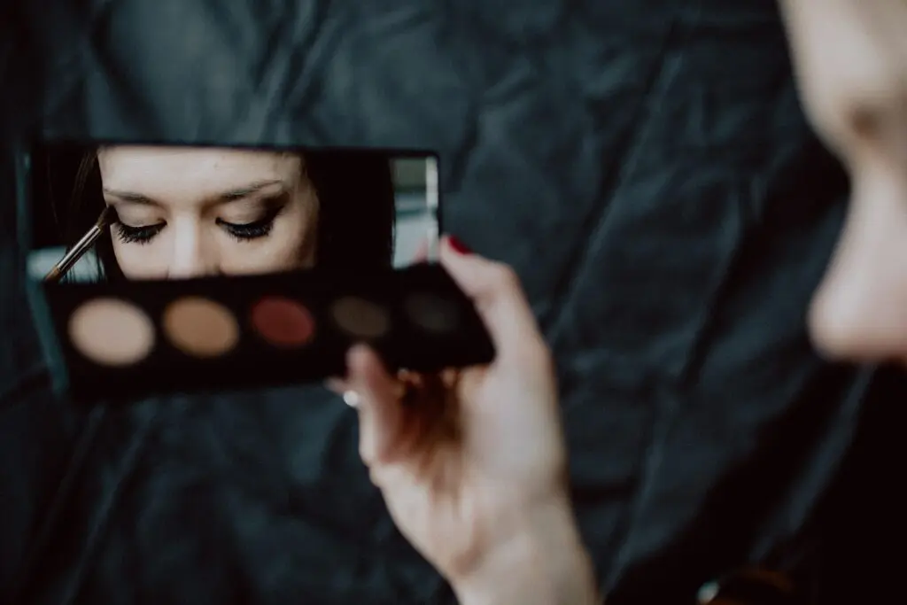make-up-per-occhiali-da-vista-come-realizzarlo