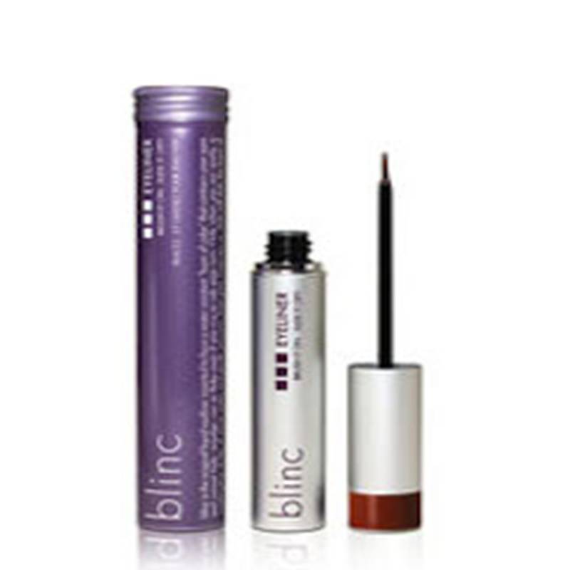 BLINC EYELINER MARRONE Blinc Eyeliner è il prodotto eyeliner innovativo che consente anche alle meno esperte di sottolineare il contorno degli occhi con precisione, senza rischio di errori. Resistente all'acqua, al sudore e alle lacrime
