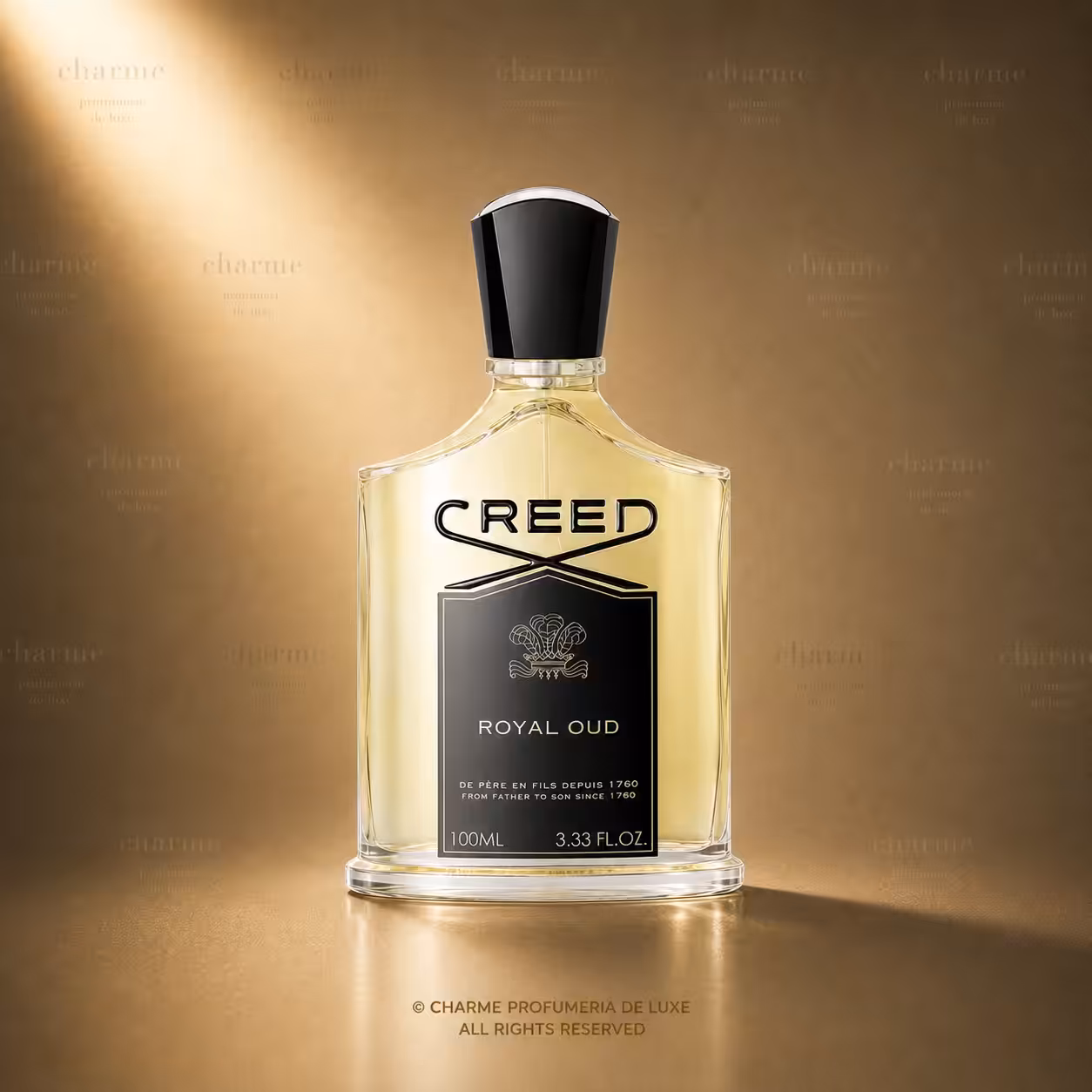 Creed Royal Oud 100 ML, profumo Creed in flacone trasparente con etichetta nera su sfondo luxury dorato.