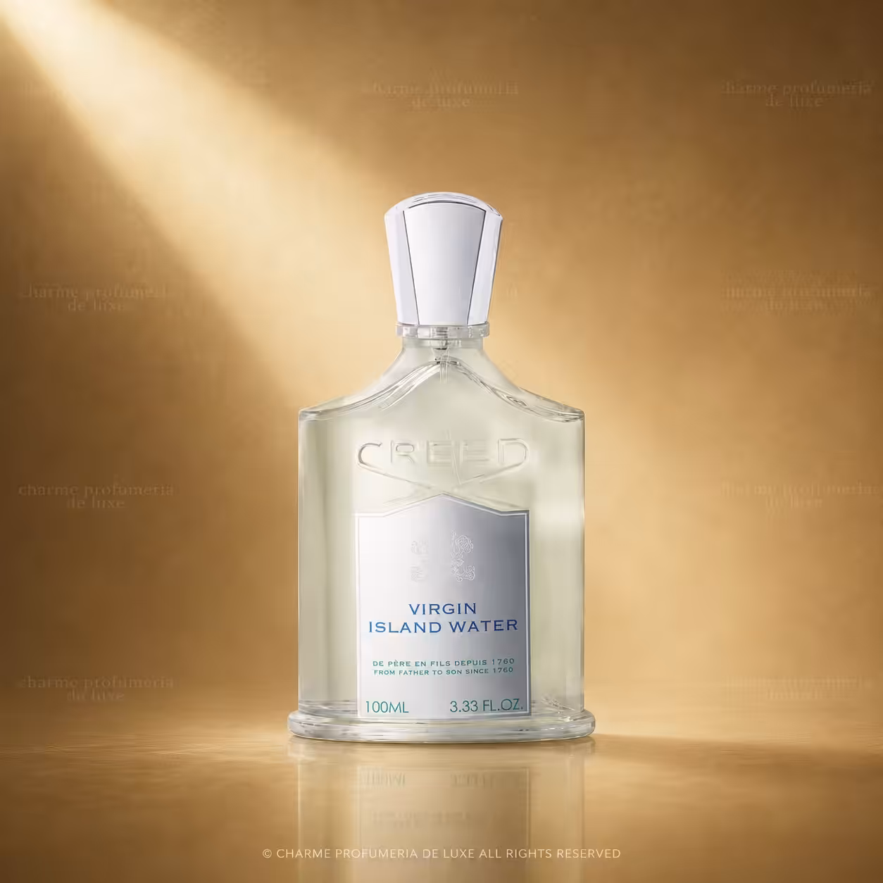 Creed Virgin Island Water 100 ml profumo unisex, flacone trasparente con etichetta argento e dettagli blu in packshot luxury su sfondo dorato.