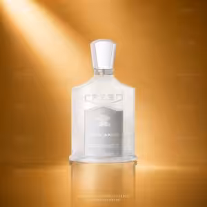 Creed Royal Water 100 ml profumo unisex, flacone trasparente con etichetta argento in packshot luxury su sfondo dorato.
