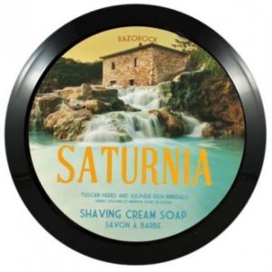Saturnia Sapone da barba 150 ml si ispira alle celebri terme e alle loro acque curative, dalle proprietà uniche al mondo. Arricchito con olio di Cocco
