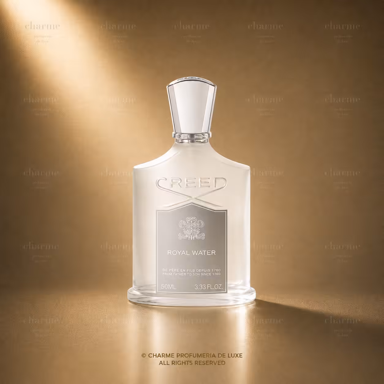 Creed Royal Water 50 ml profumo unisex, flacone trasparente con etichetta argento in packshot luxury su sfondo dorato.