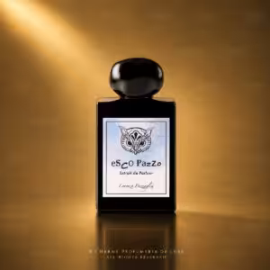 Lorenzo Pazzaglia eSco Pazzo Extrait de Parfum 50 ml, flacone nero con etichetta chiara su sfondo dorato Charme Profumeria de Luxe