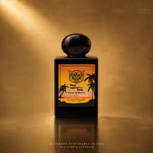 Lorenzo Pazzaglia Van Sea Extrait de Parfum 50 ml, flacone nero con etichetta tropicale nei toni arancio su sfondo dorato Charme Profumeria de Luxe