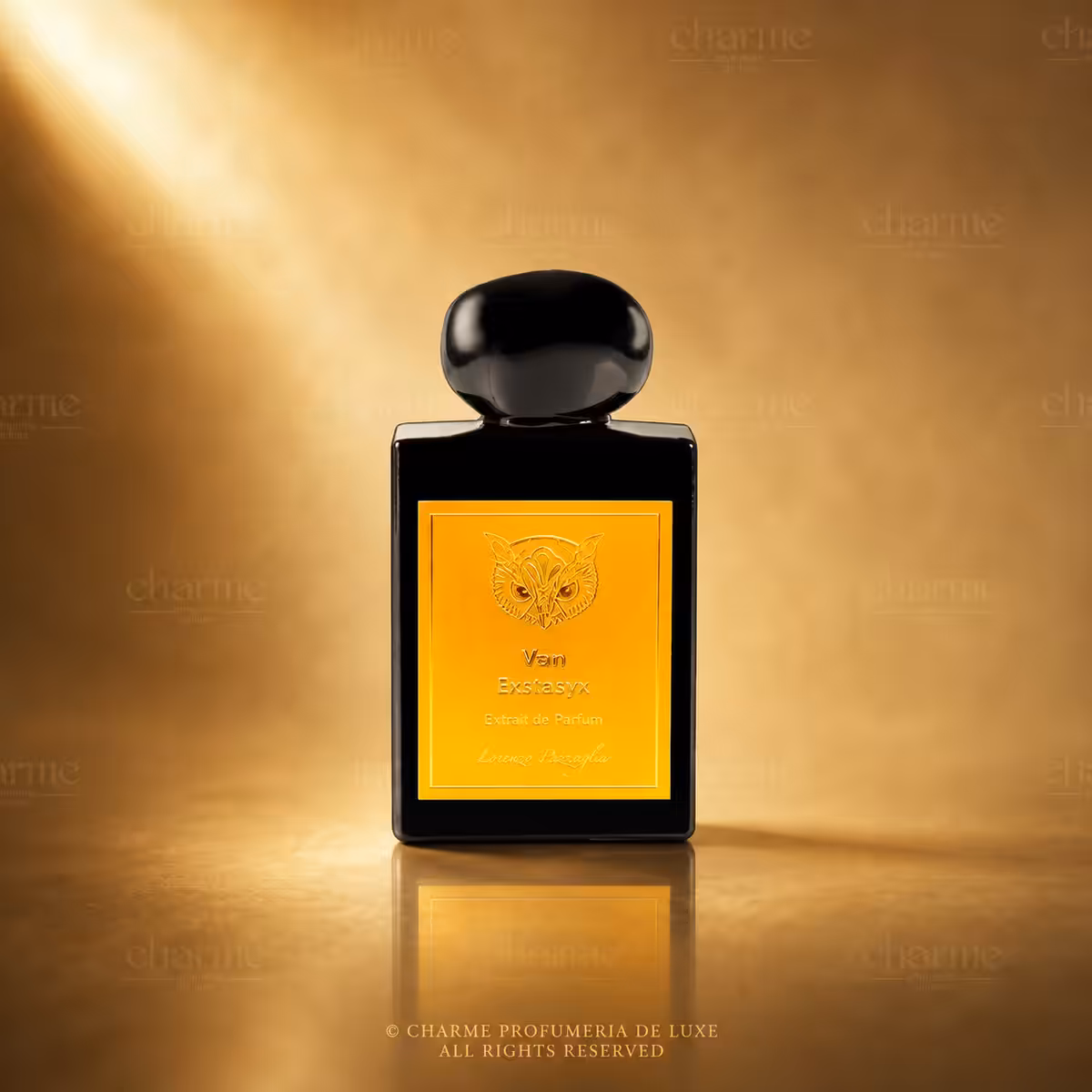 Lorenzo Pazzaglia Van Exstasyx Extrait de Parfum 50 ml, flacone nero con etichetta dorata su sfondo Charme Profumeria de Luxe