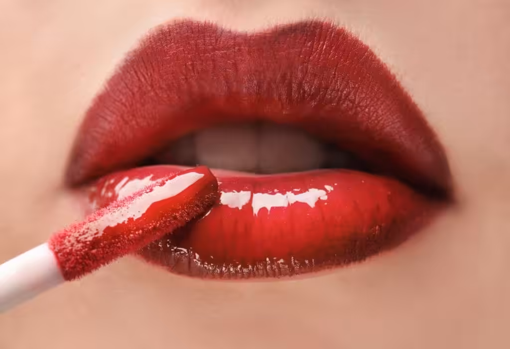 Il gloss, accessorio perfetto per l'estate