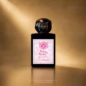 Lorenzo Pazzaglia Sugar Kisses Extrait de Parfum 50 ml, flacone nero con etichetta rosa su sfondo dorato Charme Profumeria de Luxe