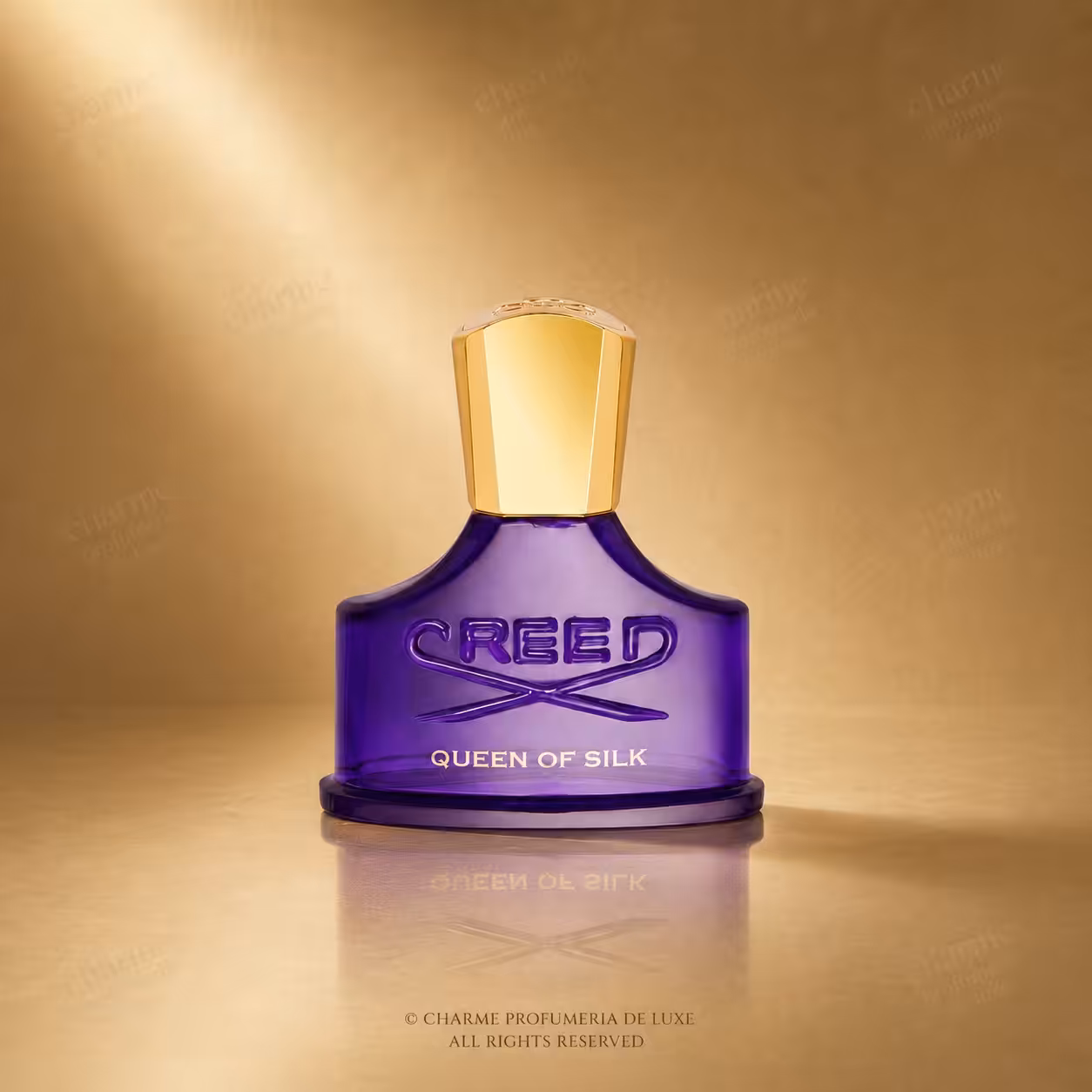 Creed Queen of Silk 30 ml profumo donna, flacone viola in packshot luxury su sfondo dorato.