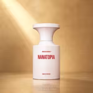 Borntostandout Nanatopia Eau de Parfum 50 ml, profumo di nicchia in flacone luxury su sfondo oro champagne per Charme Profumeria