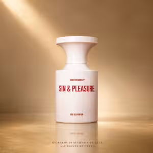 Borntostandout Sin & Pleasure Eau de Parfum 50 ml, profumo di nicchia in packshot luxury su sfondo oro champagne per Charme Profumeria de Luxe