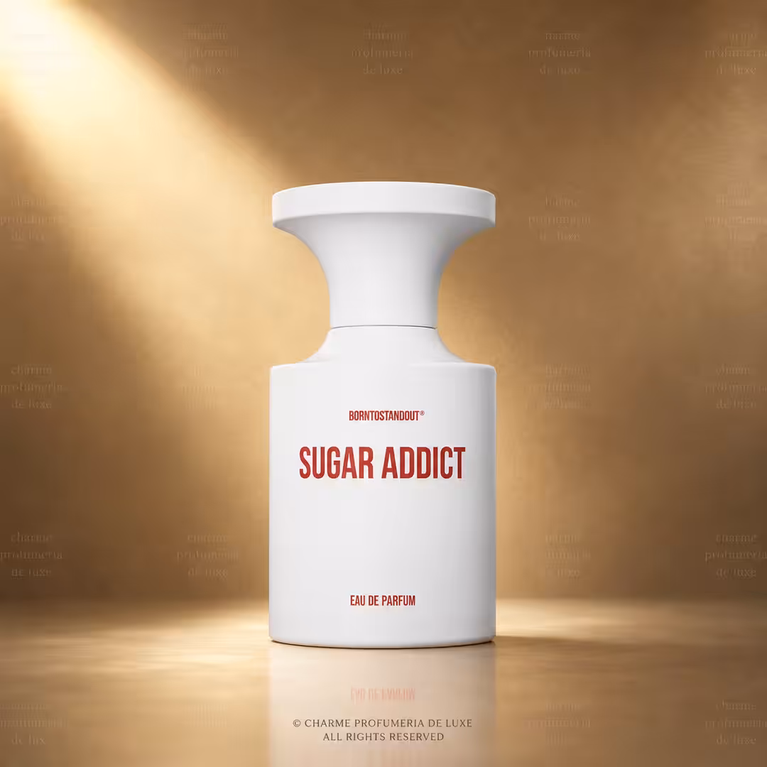 Borntostandout Sugar Addict Eau de Parfum 50 ml, profumo di nicchia in packshot luxury con luce oro per Charme Profumeria de Luxe