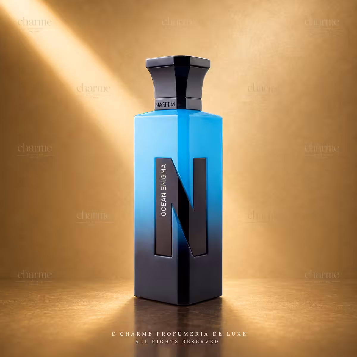 Profumo Naseem Ocean Enigma Eau de Parfum, flacone blu e nero con grande N scura su sfondo luxury