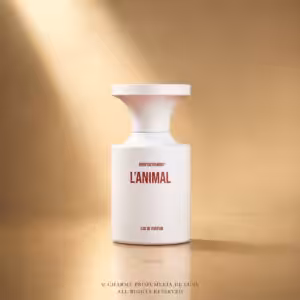 Borntostandout L’Animal Eau de Parfum 50 ml, profumo di nicchia in flacone bianco con packshot luxury per e-commerce Charme