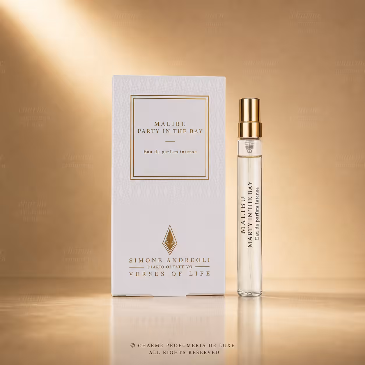 Simone Andreoli Malibu Party in the Bay Eau de Parfum Intense travel spray con box, packshot luxury per e-commerce Charme Profumeria de Luxe