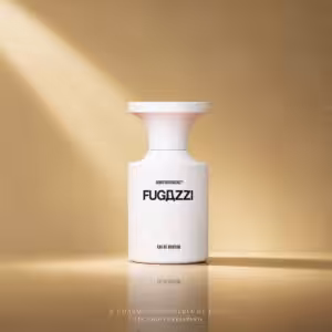Borntostandout Fugazzi Eau de Parfum 50 ml, profumo di nicchia in flacone bianco con packshot luxury per e-commerce Charme