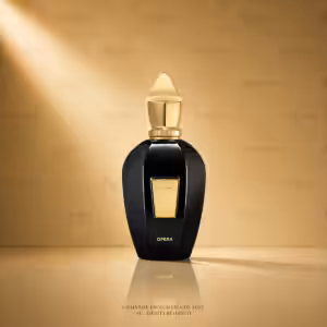 Xerjoff Opera Eau de Parfum 50 ml, flacone nero e oro su sfondo luxury Charme Profumeria de Luxe