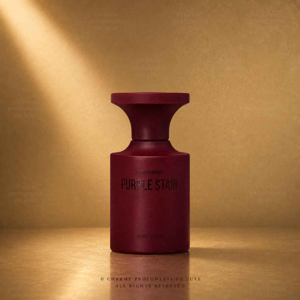 Borntostandout Purple Stain Extrait de Parfum 50 ml, profumo di nicchia in packshot luxury su sfondo oro champagne per Charme Profumeria de Luxe