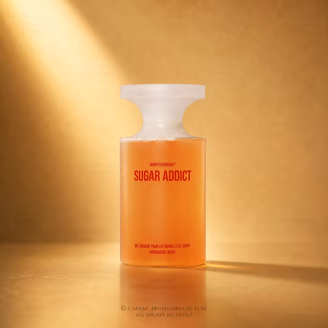 Borntostandout Sugar Addict Hand & Body Wash 350 ml, gel detergente mani e corpo in packshot luxury con luce dorata per e-commerce