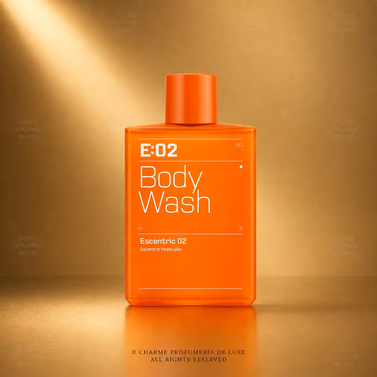Escentric Molecules Escentric 02 Body Wash 200 ml, bagno doccia profumato di nicchia su sfondo luxury dorato Charme Profumeria de Luxe