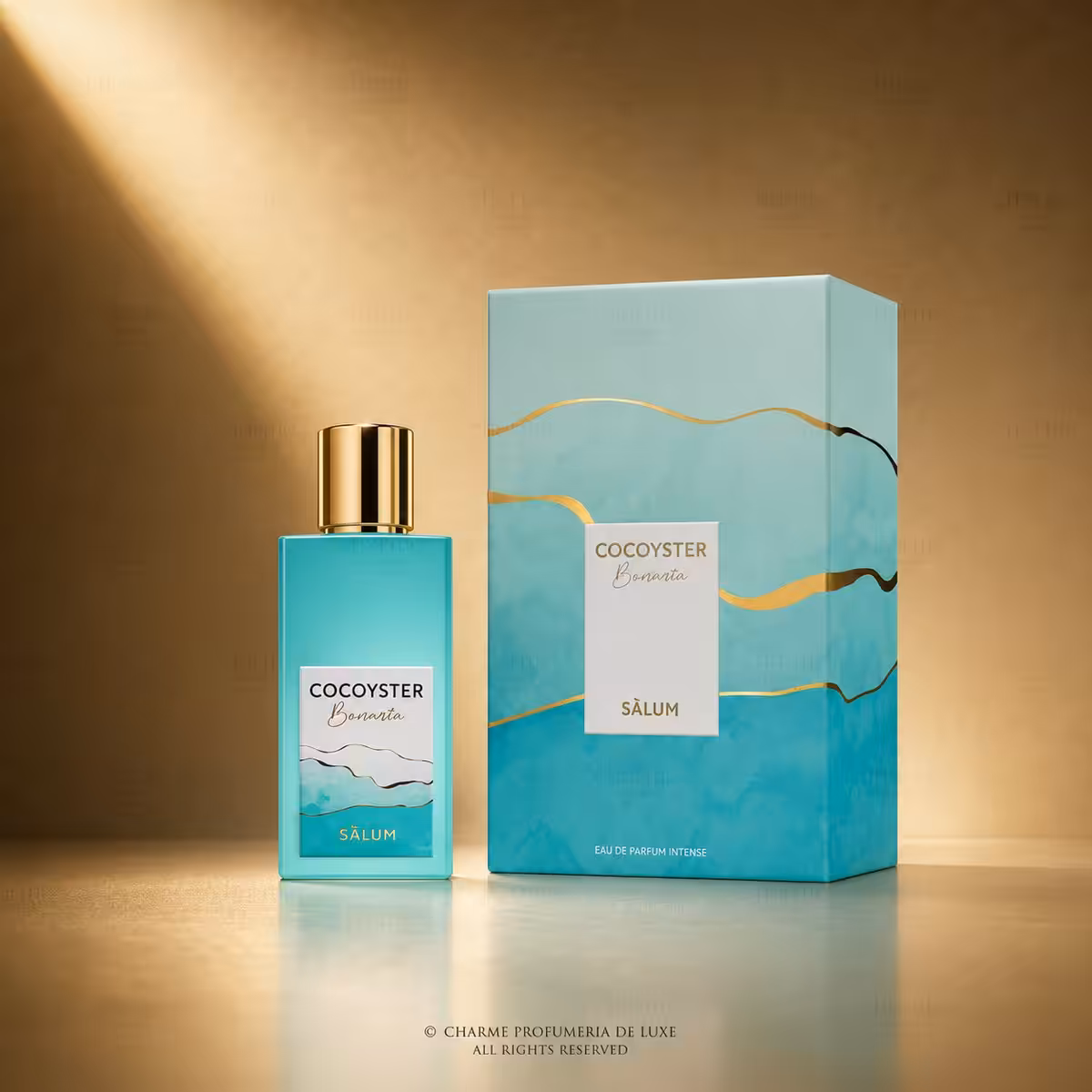 Salum CocoOyster Bananita 50 ml, flacone turchese con scatola coordinata su elegante sfondo champagne.