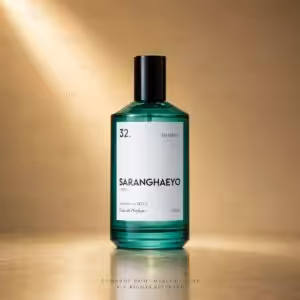 Saranghaeyo 32 Flowers Eau de Parfum 100 ml, profumo di nicchia in flacone verde su sfondo luxury Charme Profumeria