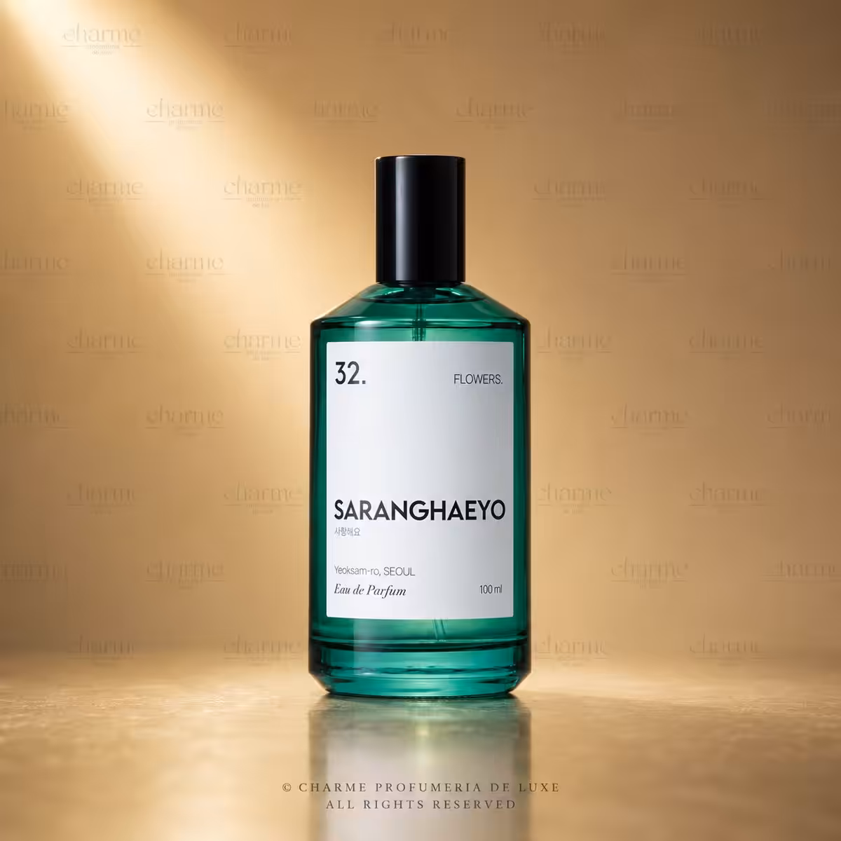 Saranghaeyo 32 Flowers Eau de Parfum 100 ml, profumo di nicchia in flacone verde su sfondo luxury Charme Profumeria