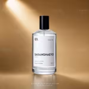 Saranghaeyo 69 Road Trip Eau de Parfum 100 ml, profumo di nicchia packshot luxury su sfondo dorato, Charme Profumeria