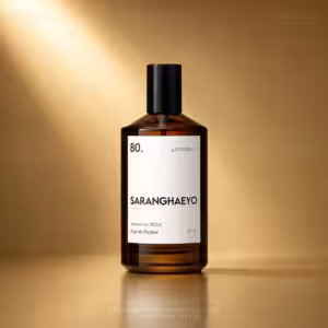 Saranghaeyo 80 Latitudinal Eau de Parfum 100 ml, packshot luxury del profumo di nicchia su sfondo dorato per e-commerce Charme Profumeria De Luxe