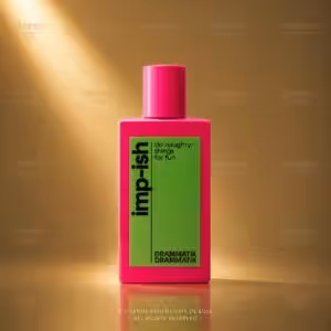 Imp-ish, profumo di nicchia in flacone rosa fucsia con etichetta verde e tappo coordinato, packshot luxury e-commerce Charme Profumeria
