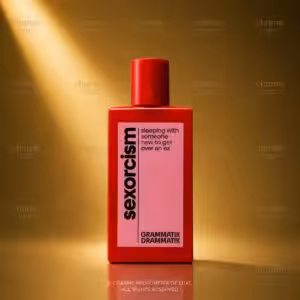 Sexorcism, profumo di nicchia in flacone rosso con tappo cilindrico coordinato ed etichetta rosa, packshot luxury e-commerce Charme Profumeria.