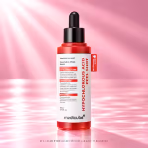 Medicube Hypochlorous Acid Peel Shot Facial da 80 ml, trattamento esfoliante viso coreano in flacone rosso e bianco con contagocce nero, confezione con acido ipocloroso ed estratto di riso, packshot K-Beauty di Charme Profumeria.