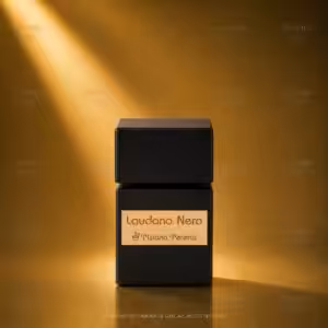 Laudano Nero, profumo di nicchia Tiziana Terenzi in flacone nero squadrato con tappo coordinato ed etichetta color legno, packshot luxury e-commerce Charme Profumeria.