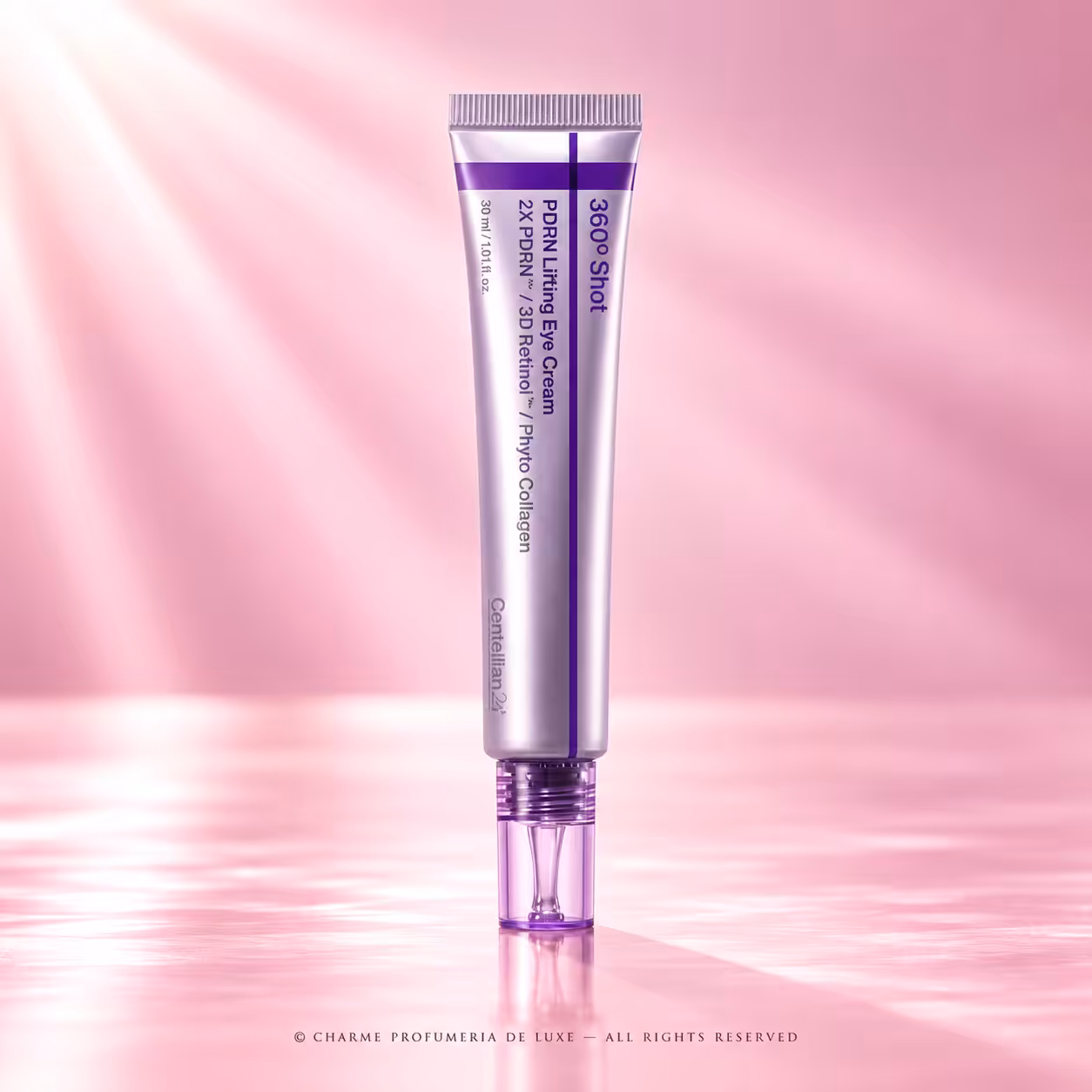 Centellian24 360° Shot PDRN Lifting Eye Cream, crema contorno occhi coreana in tubo lilla metallizzato con dettagli viola e applicatore trasparente, packshot K-Beauty su sfondo rosa cipria di Charme Profumeria.