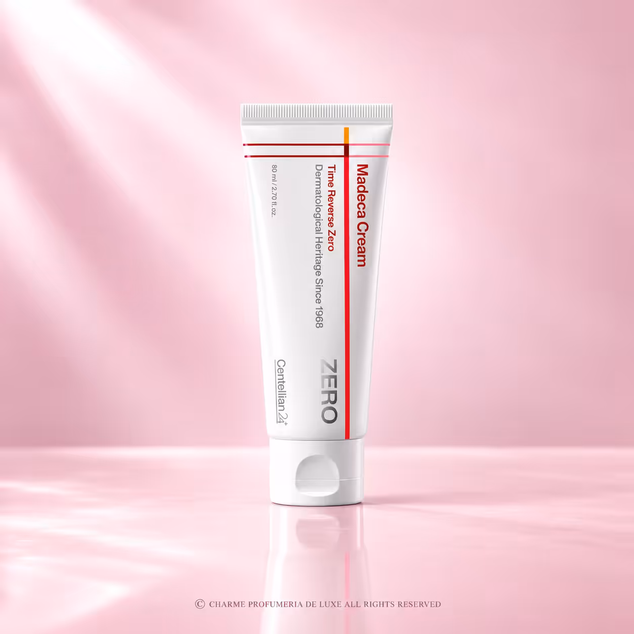 Centellian24 Madeca Cream Time Reverse Zero 80 ml, crema viso coreana K-Beauty in tubo bianco su sfondo rosa cipria, packshot luxury e-commerce Charme Profumeria